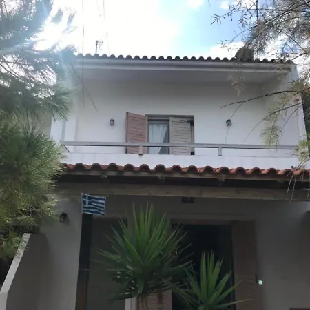 Captivating 4-Bed House In Xylokastro * Μελίσσι