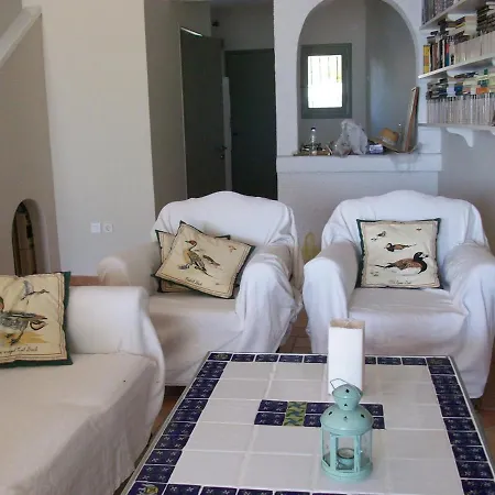 Captivating 4-Bed House In Xylokastro Nyaraló